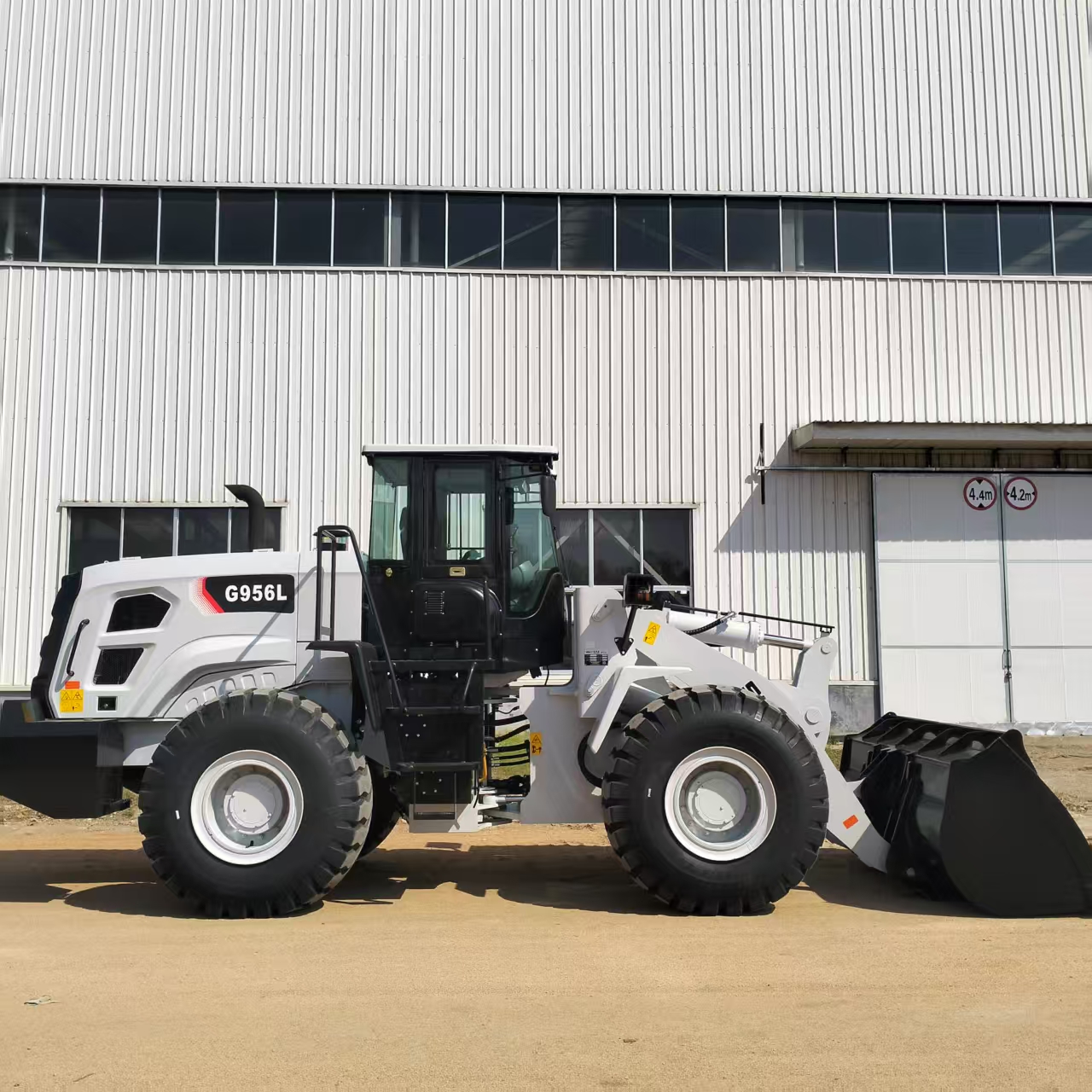 L956F 5TON LOADER